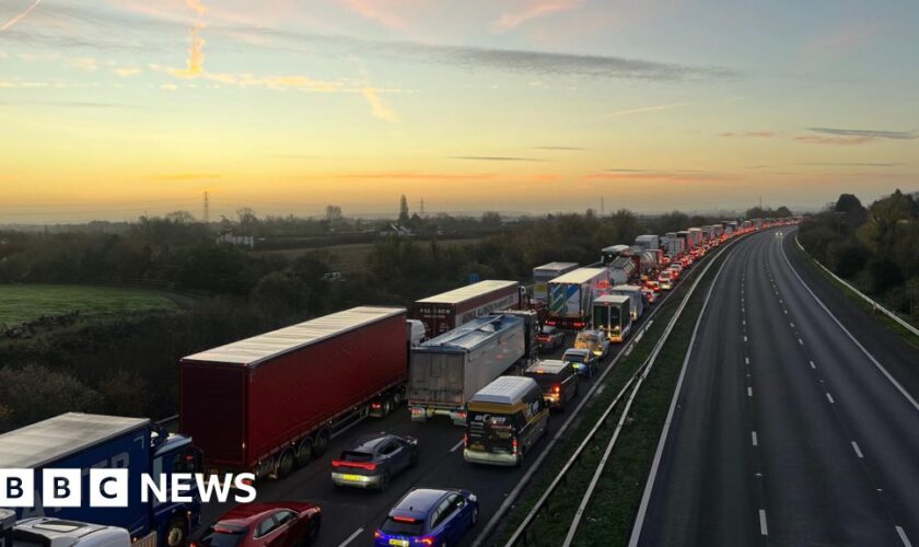 M5 closed after 17-year-old girl dies in collision