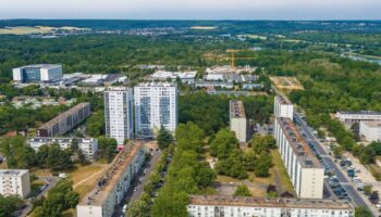 Mantes-la-Jolie : la plus grande grue d’Europe bientôt à l’assaut de deux tours du Val Fourré