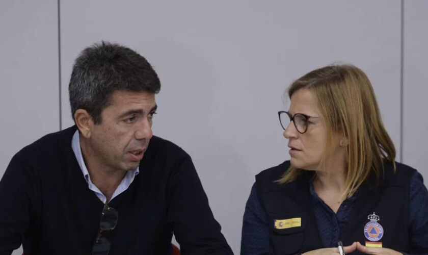 Mazón carga contra el Gobierno por la petición de camiones para evitar «problemas de salud graves» tras la DANA en Valencia: «No llegan»