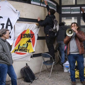 Mégabassines : plusieurs centaines d’opposants ont manifesté dans la Vienne