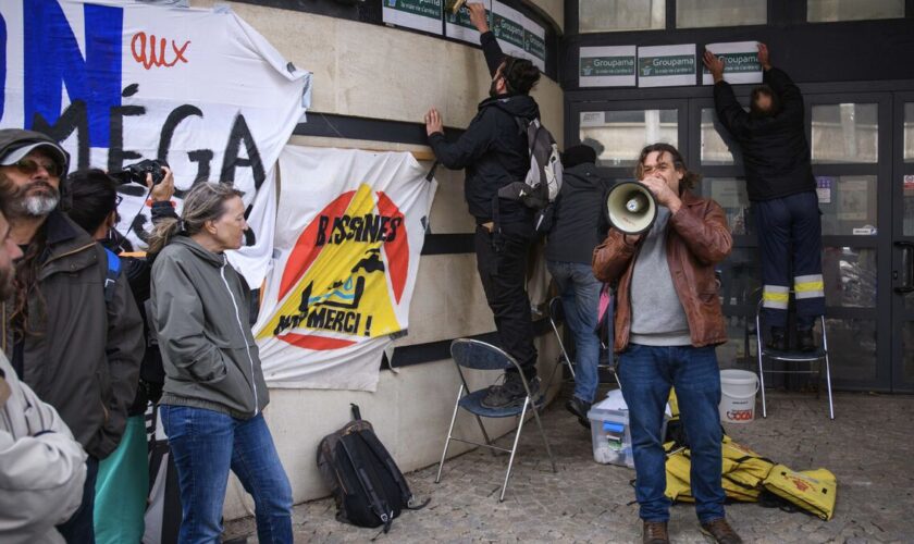 Mégabassines : plusieurs centaines d’opposants ont manifesté dans la Vienne