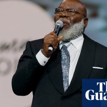 Megachurch founder TD Jakes suffers health incident during sermon in Texas