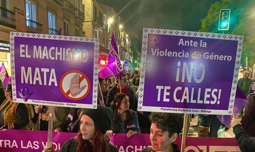 Miles de personas se movilizan en las calles de toda Andalucía contra la violencia de género