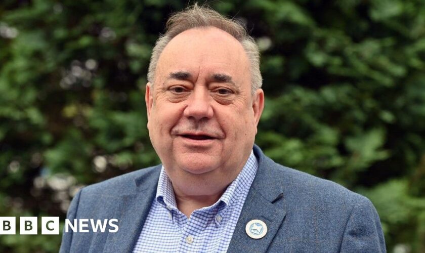 Mourners gather for Alex Salmond memorial service