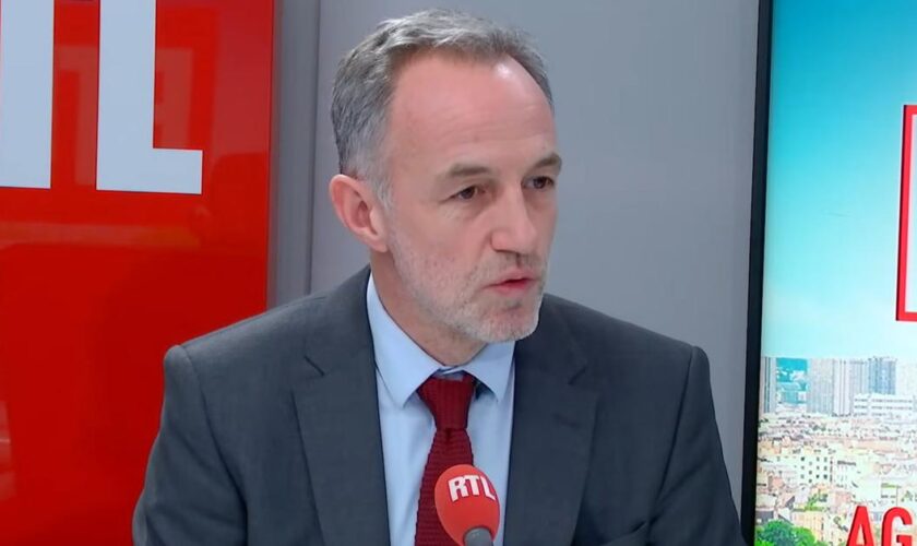 Municipales 2026 : Emmanuel Grégoire «regrette» que son concurrent Rémi Féraud soit «l’instrument d’une vengeance d’Anne Hidalgo»