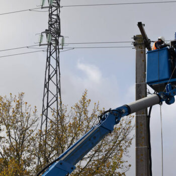 Neige, verglas et vent après la tempête Caetano : 200 000 foyers privés d’électricité et 31 départements encore en alerte orange