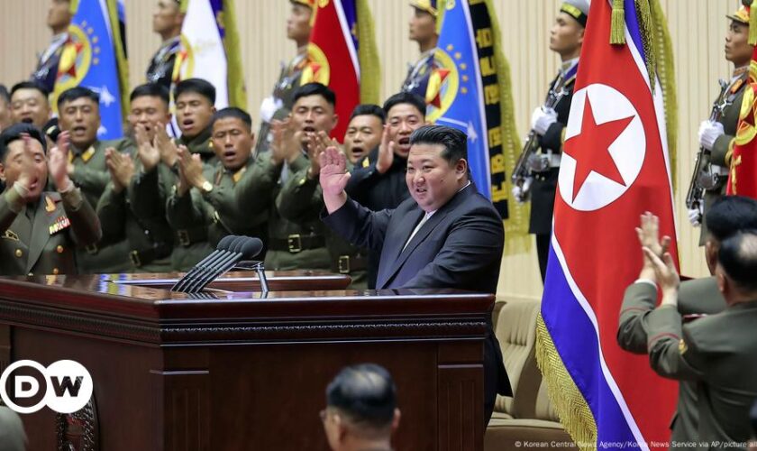 North Korea's Kim pushes for buclear expansion