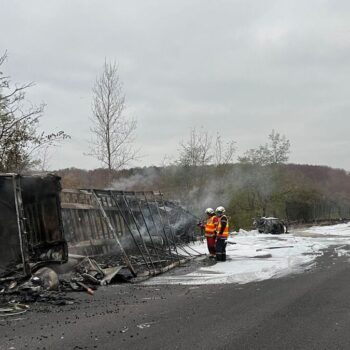 Oise : un camion percute une voiture en panne sur l’autoroute A1 et s’enflamme