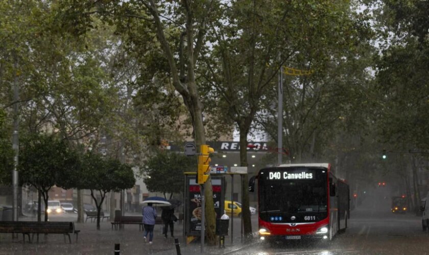 Óscar Puente sube un 37% la subvención al transporte público de Barcelona y congela la de Madrid y Valencia