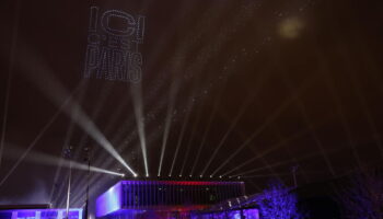 PSG : feux d’artifice, spectacles de drones et Novak Djokovic… Les images de l’inauguration grandiose du Campus à Poissy