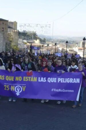 PSOE e IU critican al equipo de gobierno por eliminar la «histórica marcha» del 25N en Toledo