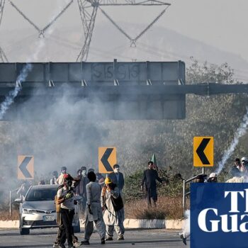 Pakistan: one killed, dozens injured as Imran Khan supporters clash with security forces