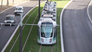 Paris : un cycliste entre la vie et la mort après avoir été percuté par un tramway