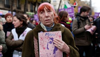 «Parler des Palestiniennes au même titre qu’on parle de Gisèle Pelicot» : à Paris, une manifestation féministe contre les violences sexistes et sexuelles