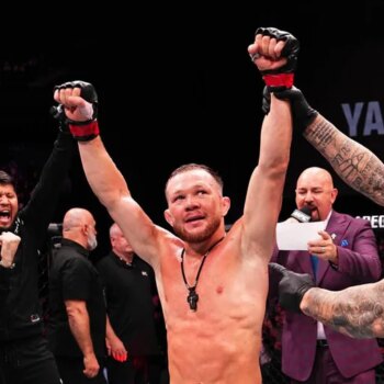 Petr Yan vence a Deiveson Figueiredo y vuelve a la carrera del título de la UFC