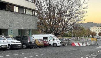 Polémica por la placa frente a un cuartel de la Guardia Civil para una víctima de los años de guerra sucia contra ETA