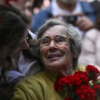 Portugal : la «dame aux œillets», symbole de la révolution de 1974, est décédée