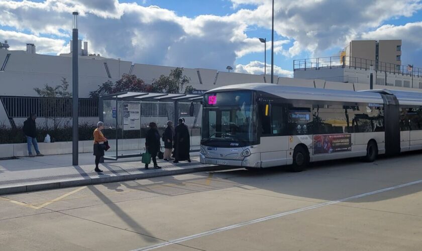 Pourquoi y a-t-il autant de bus supprimés sur le réseau Évry Centre Essonne ?