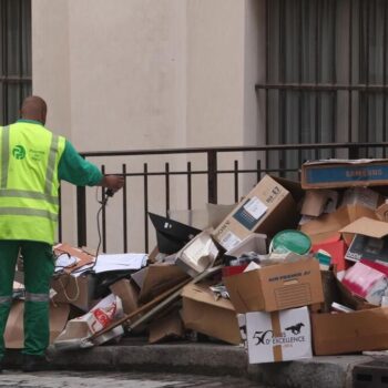 Propreté : à Paris, bientôt plus de pouvoirs pour les maires d’arrondissement ?