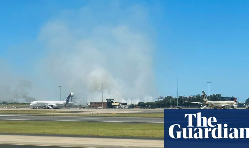 Qantas flight forced into ‘distressing’ emergency landing at Sydney airport after engine fails during takeoff