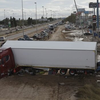 Queda restringida la circulación por todas las carreteras de acceso a la zona cero de la DANA hasta la medianoche del domingo