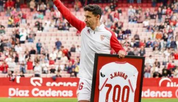 Reconocimiento a Jesús Navas por sus 700 partidos con el Sevilla FC