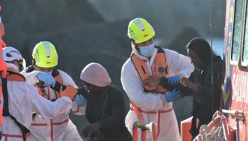 Rescatados más de 200 migrantes en El Hierro y La Gomera