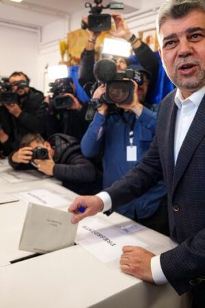 Romania's PM tied with pro-Russia candidate in presidential vote