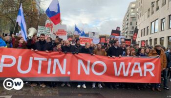 Russian opposition-in-exile holds Berlin protest march