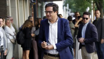 Sánchez lanza la 'operación Óscar López' para poner "la estructura del PSOE a luchar contra Ayuso"