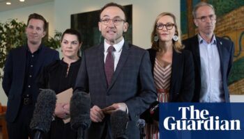 Senate likely to pass 31 bills in frantic end to year after Labor strikes deal with Greens