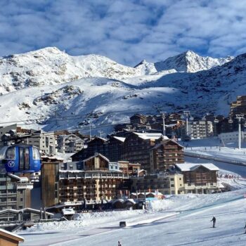 Ski, DJ ou «raclette party» : à Val Thorens et Tignes, la mise en scène soignée de l’ouverture de la saison de sports d’hiver