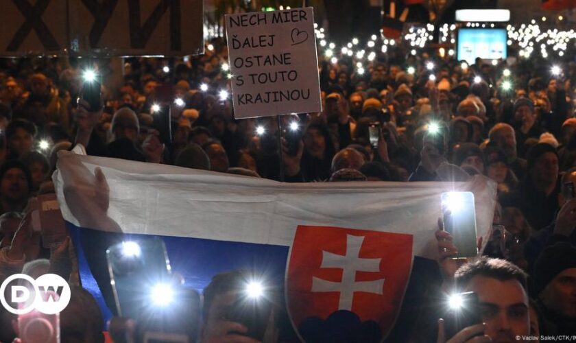 Slovaks recall revolution and protest threat to democracy