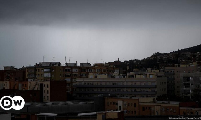 Spain floods: Barcelona on high alert amid Valencia searches