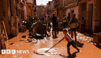 Spain sends 500 more troops to Valencia as anger grows over lack of support