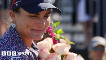 Lexi Thompson with a bunch of flowers presented to her after she finished her final round on the LPGA Tour.