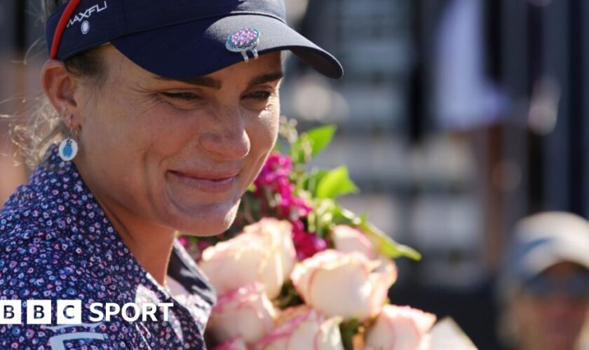 Lexi Thompson with a bunch of flowers presented to her after she finished her final round on the LPGA Tour.