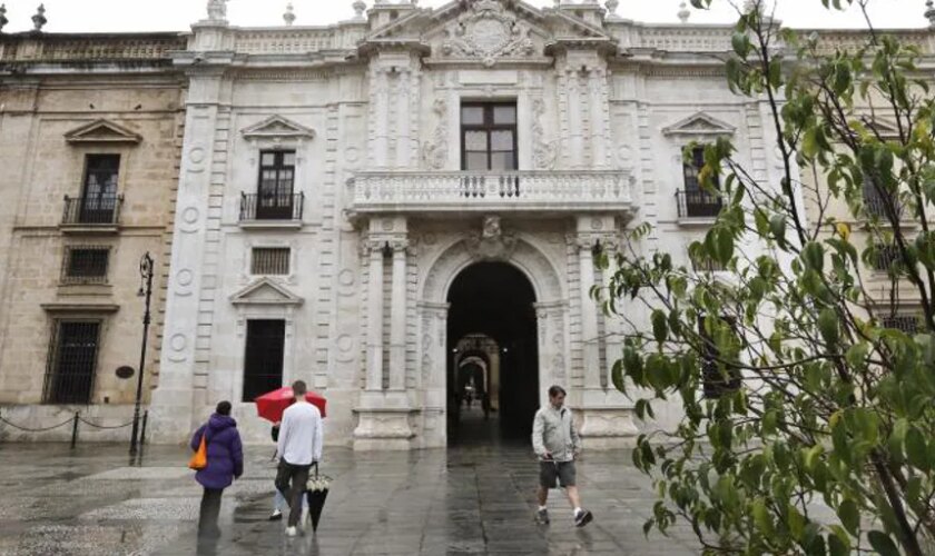 Todas las universidades de Sevilla suspenden las clases de este jueves por  aviso naranja