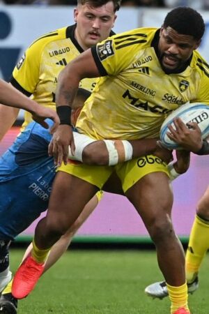 Top 14 : La Rochelle chute à Castres, Clermont s’impose à Lyon, Toulouse corrige Perpignan