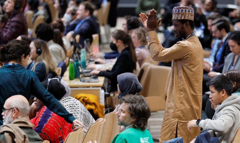 «Trop peu, trop tard», «mépris du monde développé»... Au Nord comme au Sud, la presse mondiale sévère sur la COP29