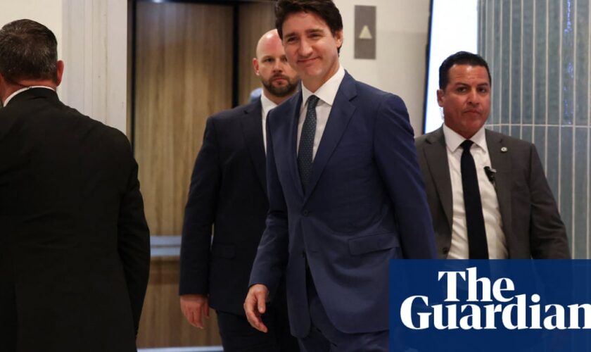 Trudeau in Florida to meet Trump after tariffs threat – reports