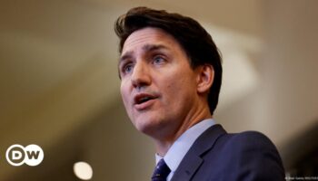 Trudeau meets Trump to talk trade amid tariff threat