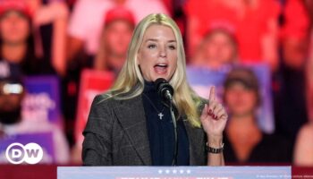 Trump taps Pam Bondi for AG after Matt Gaetz withdraws