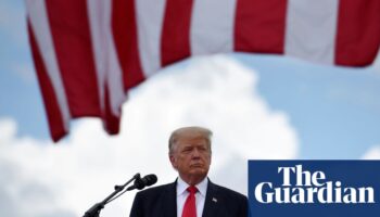 Trump vows 25% import tariffs on Mexico and Canada amid border feud