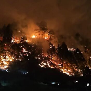 Un incendio obliga a evacuar a unas 200 personas en El Paso (La Palma)