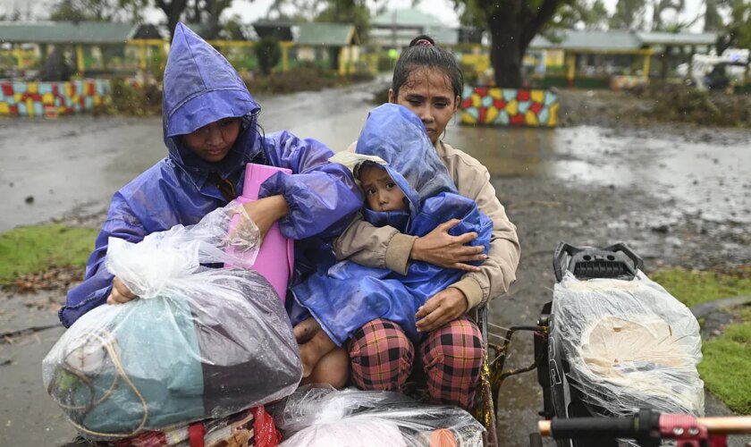 Un nuevo tifón en Filipinas obliga a evacuar a miles de personas