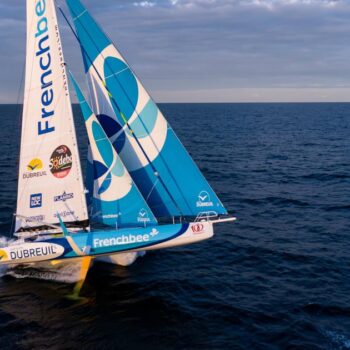 Vendée Globe : «Et ce n’est pas fini !», en mode fusée, Sébastien Simon signe un nouveau record de distance sur 24 heures