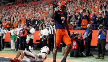 Miami’s CFP hopes take big hit after it squanders 21-0 lead to Syracuse; Clemson will play in ACC title game