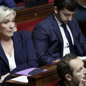 Budget : la censure n’est «pas inéluctable» selon Marine Le Pen, qui exige de nouvelles concessions