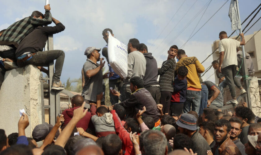 En direct : l'Unrwa suspend la livraison d'aide à Gaza par un point de passage clé depuis Israël